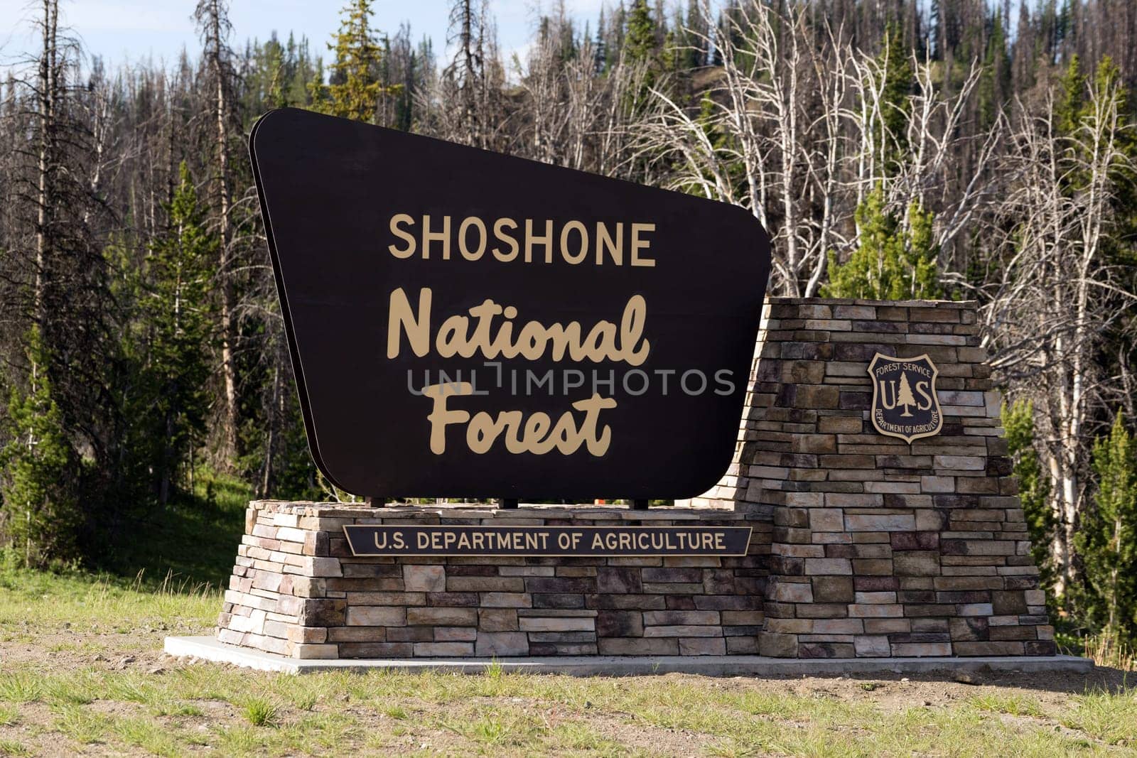 Sign marking the boundary of the Shoshone National Forest