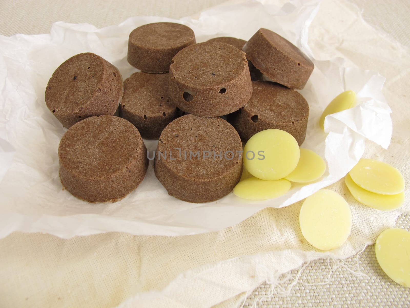 Homemade vegan chocolate with cocoa butter,coconut oil,rice syrup and cocoa