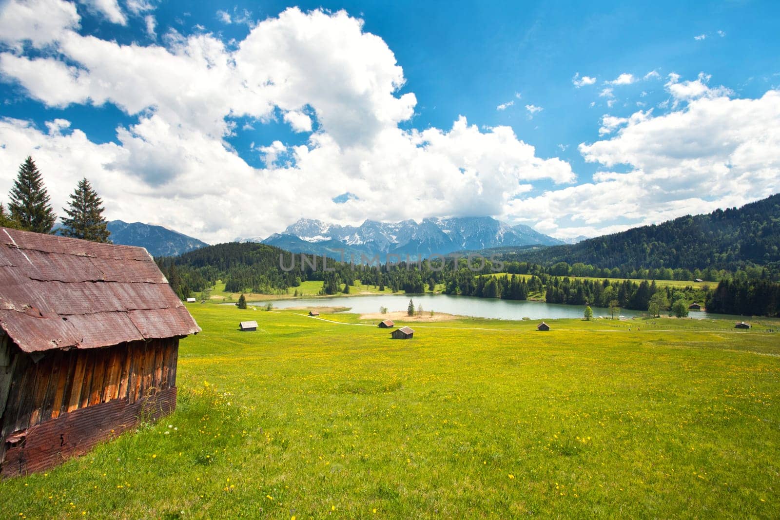 Wooden hut on Lake Gerold see with Karwendel