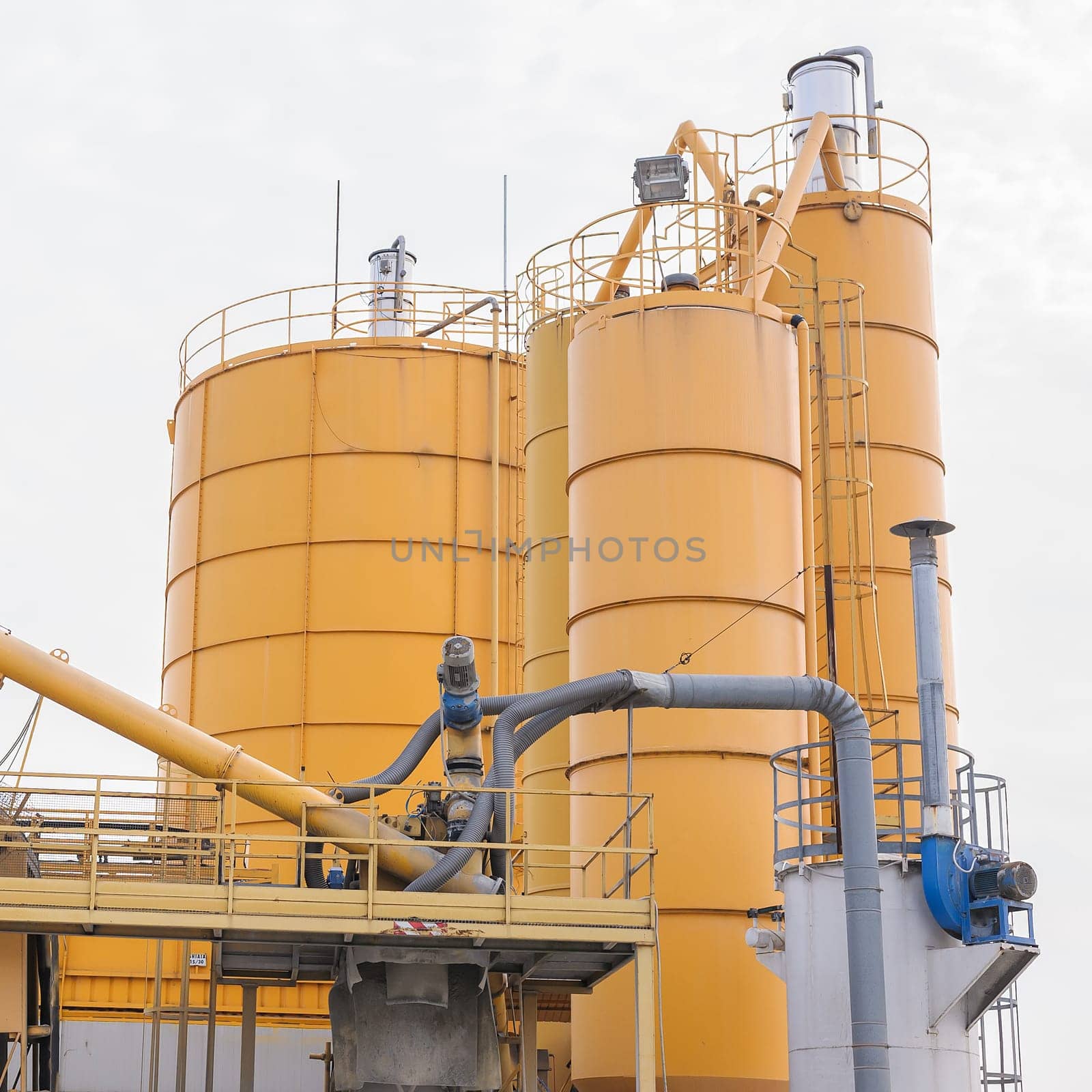 Silos of plant for the production of the beton