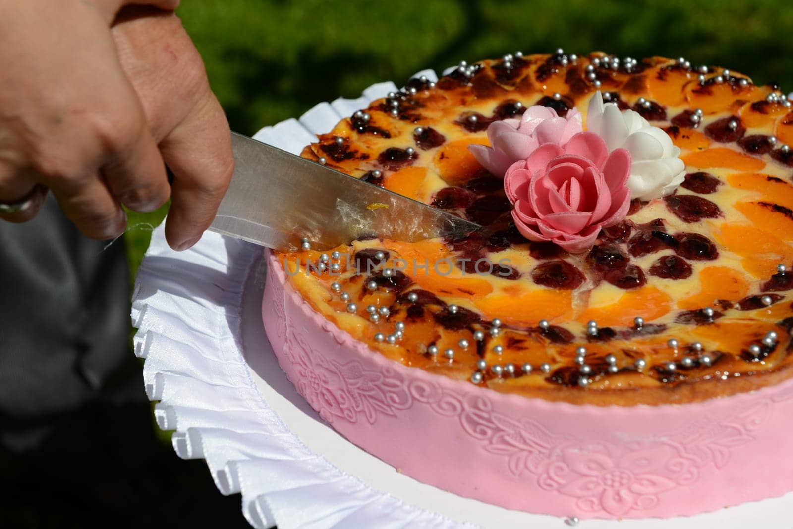 Cut wedding cake