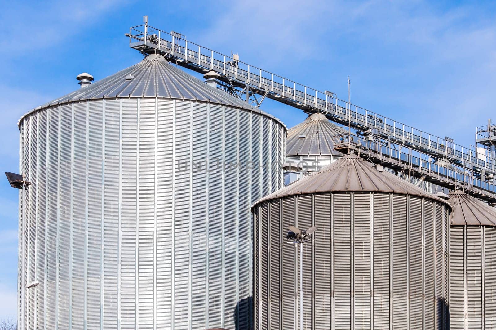 Storage facility cereals and production of bio gas  silos and drying towers