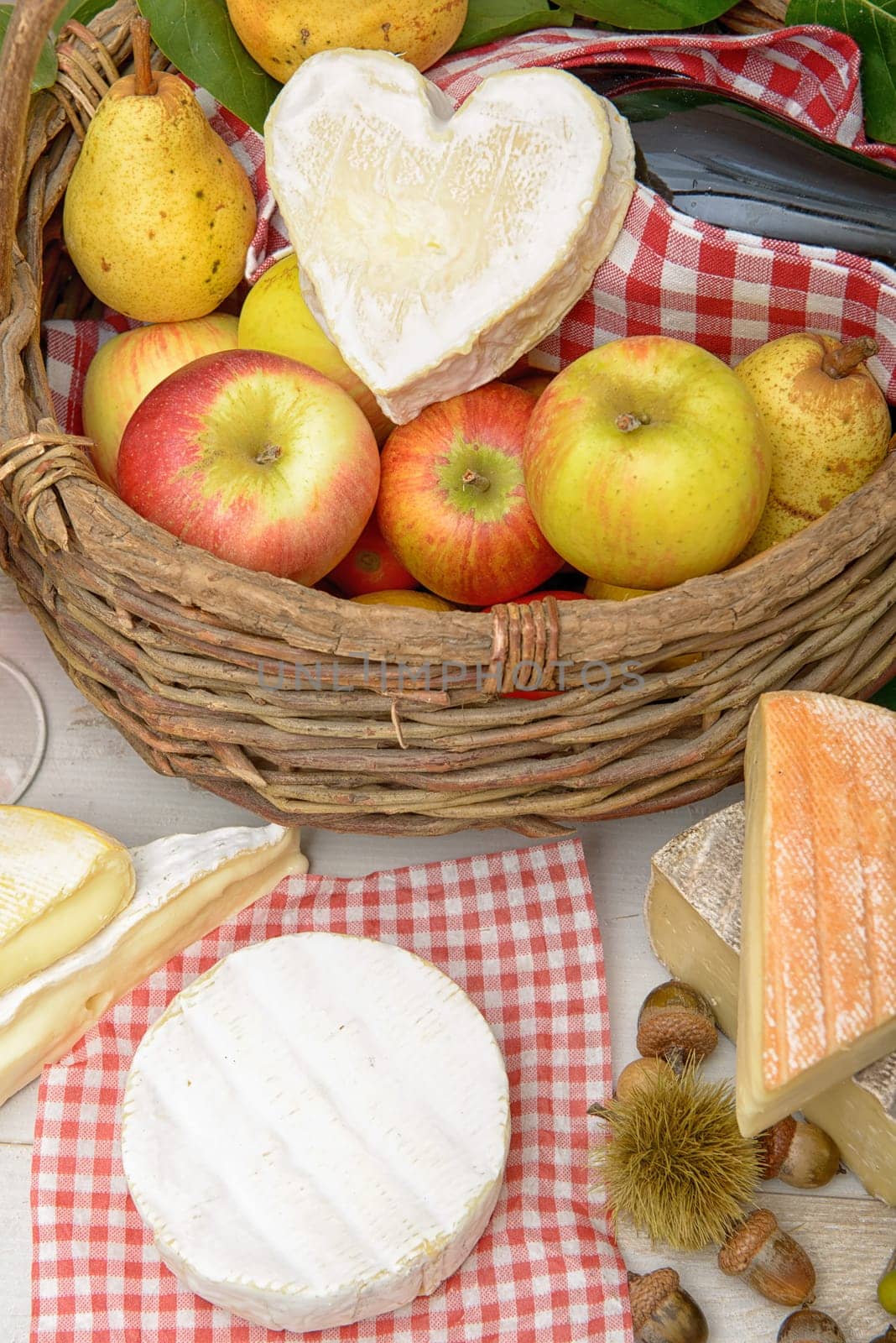 a Camembert and Neufchatel cheese with Normandy apples