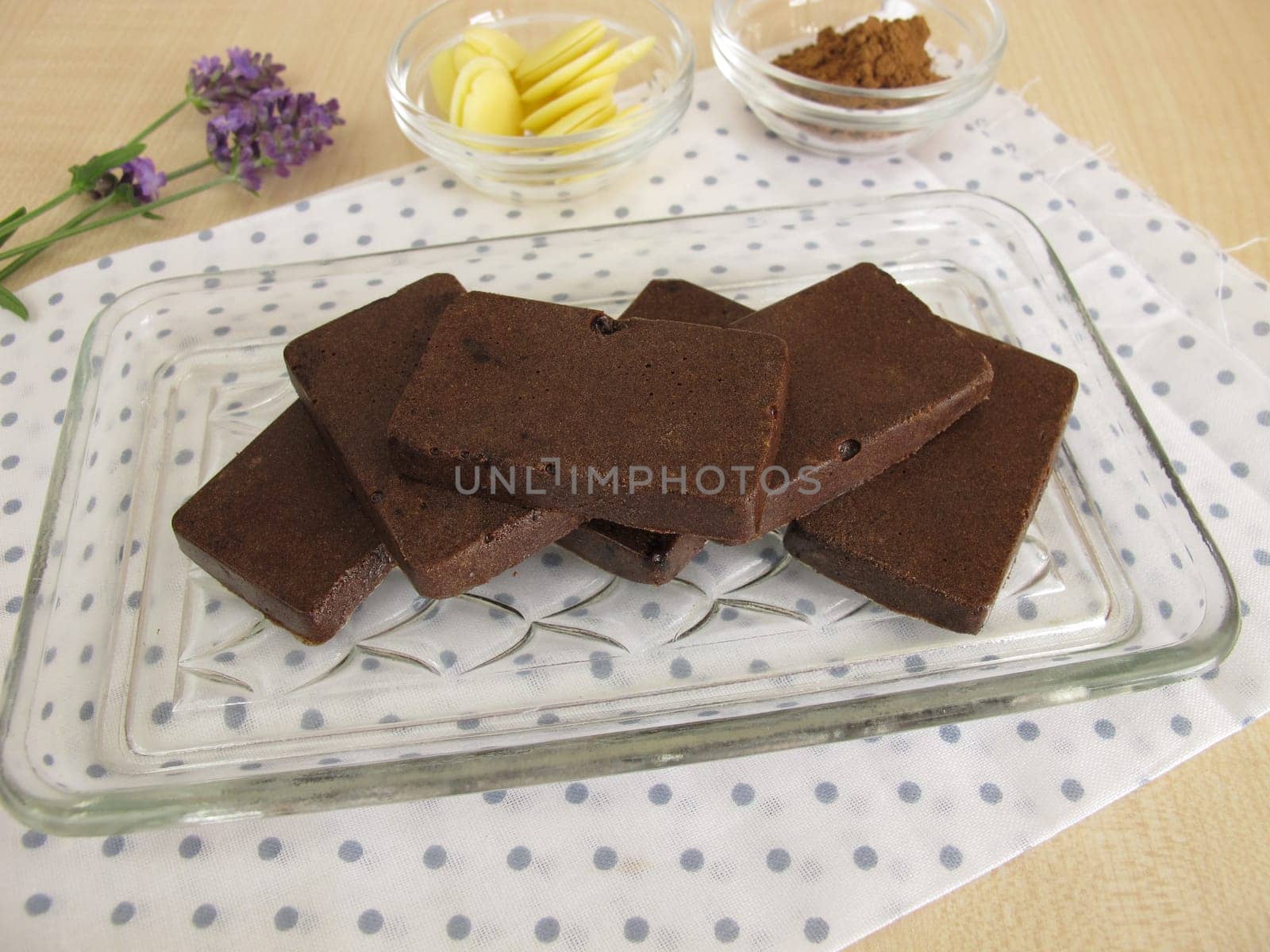 Vegan carob chocolate with cocoa butter