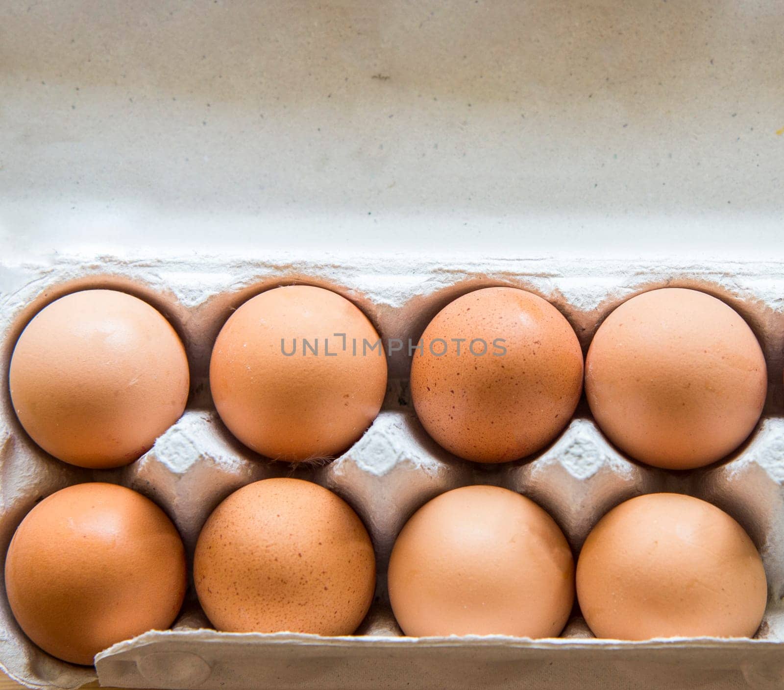 chiken eggs packed in a box.