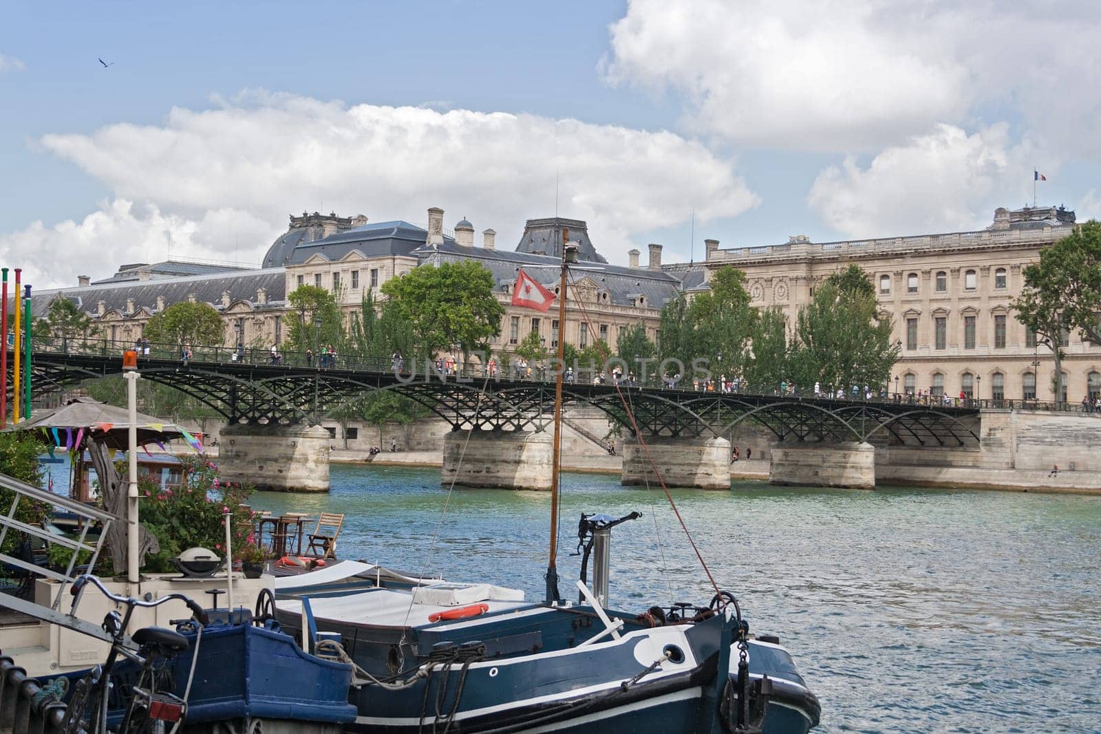 museum, Pont des Arts, Seine river