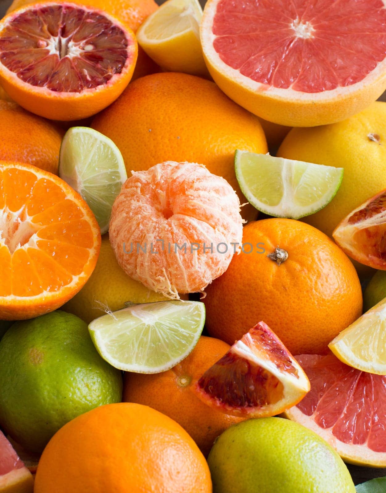 Fresh citrus fruits: oranges, mandarines, lemons, limes and grapefruits