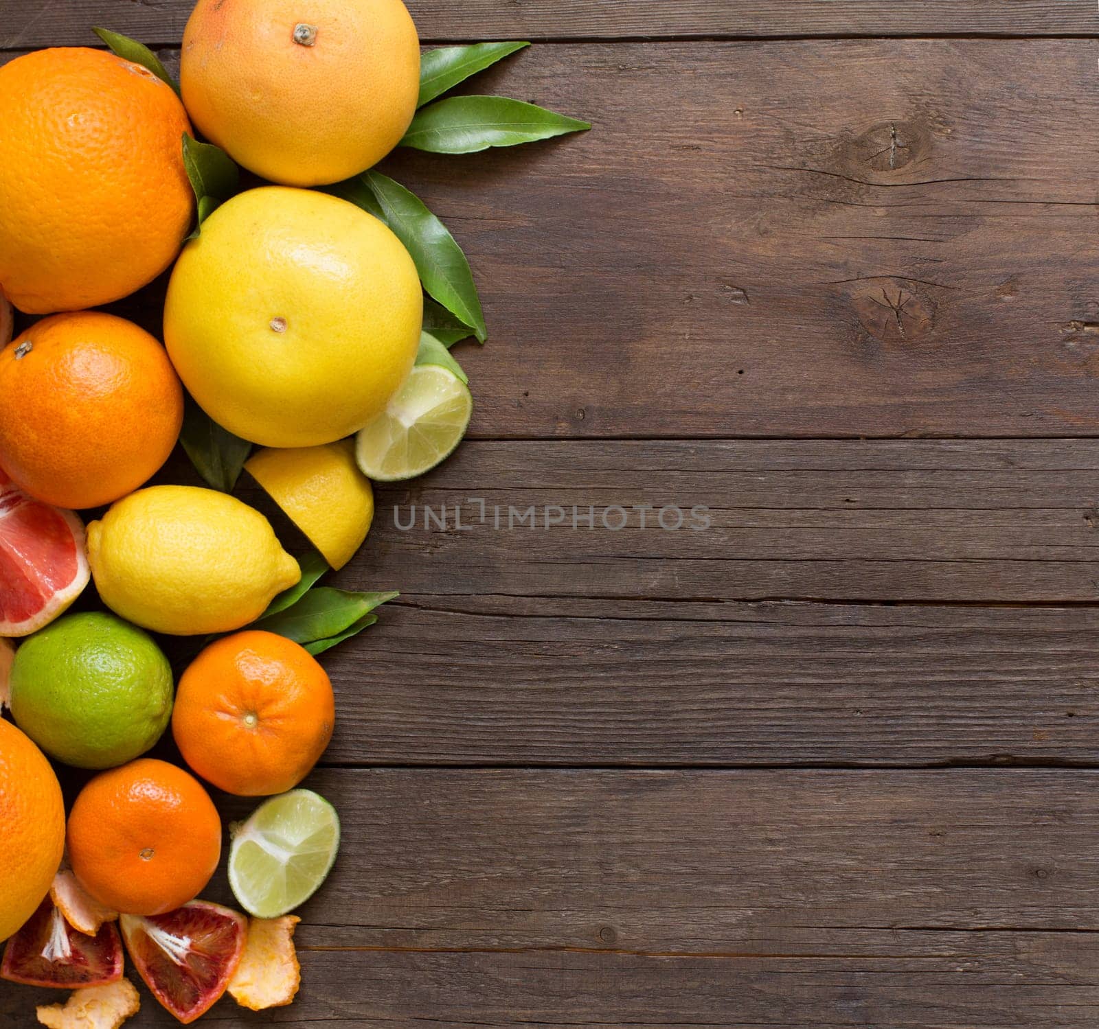 Fresh citrus fruits: oranges, mandarines, lemons, limes and grapefruits