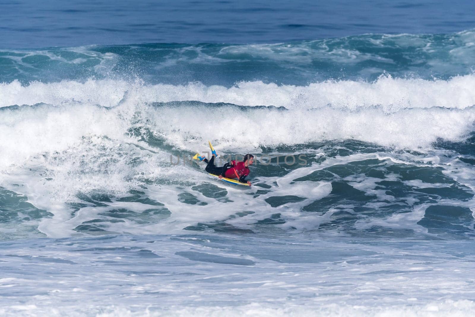 VIANA DO CASTELO, PORTUGAL - SEPTEMBER 22, 2016: kevin Orihuela (CRY) during  the Viana World Bodyboard Championship 2016.