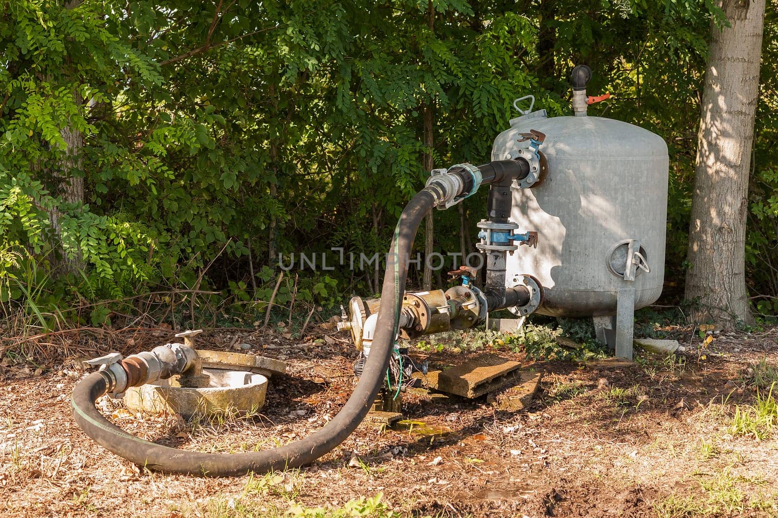 System for pumping irrigation water for agriculture with expansion tank