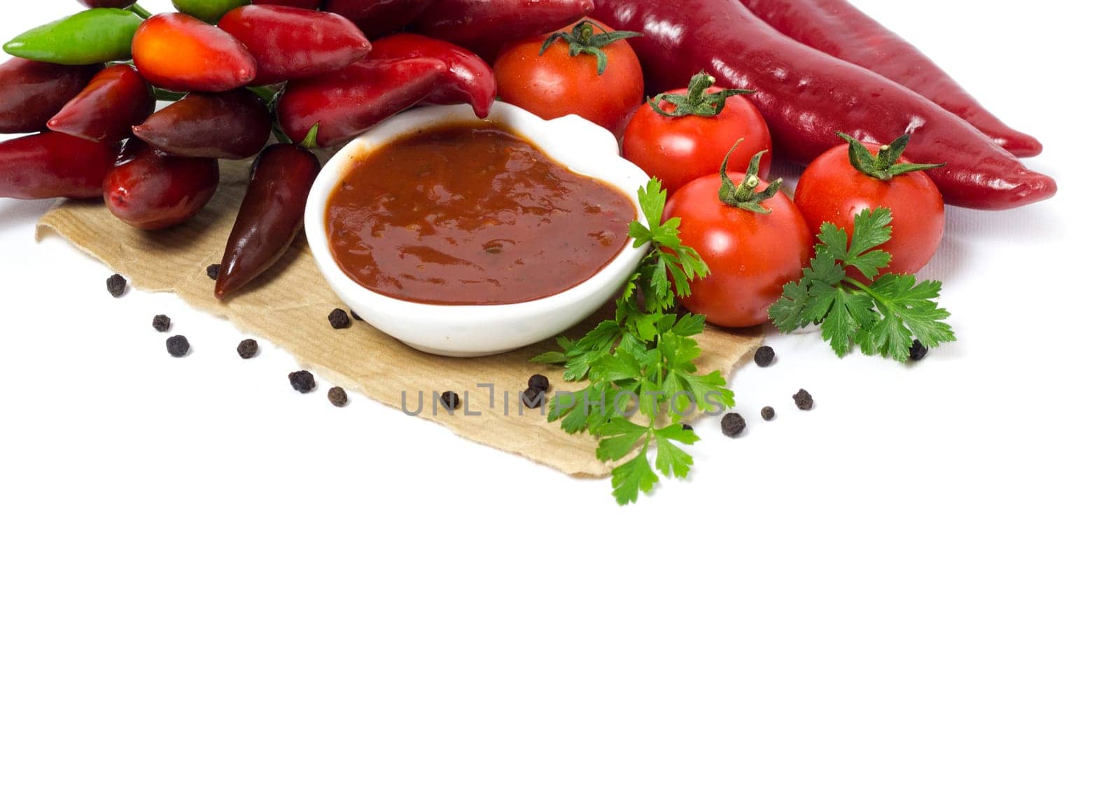Tomato sauce and vegetables: tomatoes, hot pepper and herbs