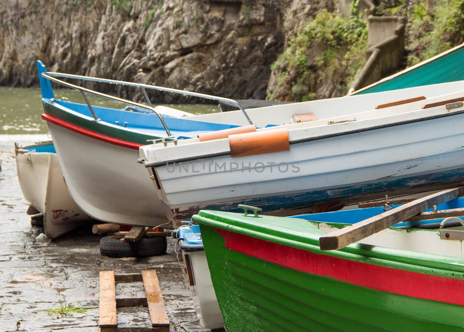 Abbandoned fishing boats on the sea shore