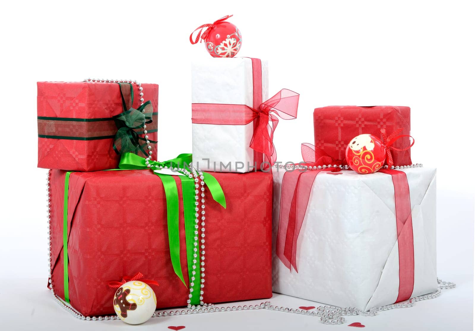 the red and white Christmas gift boxes