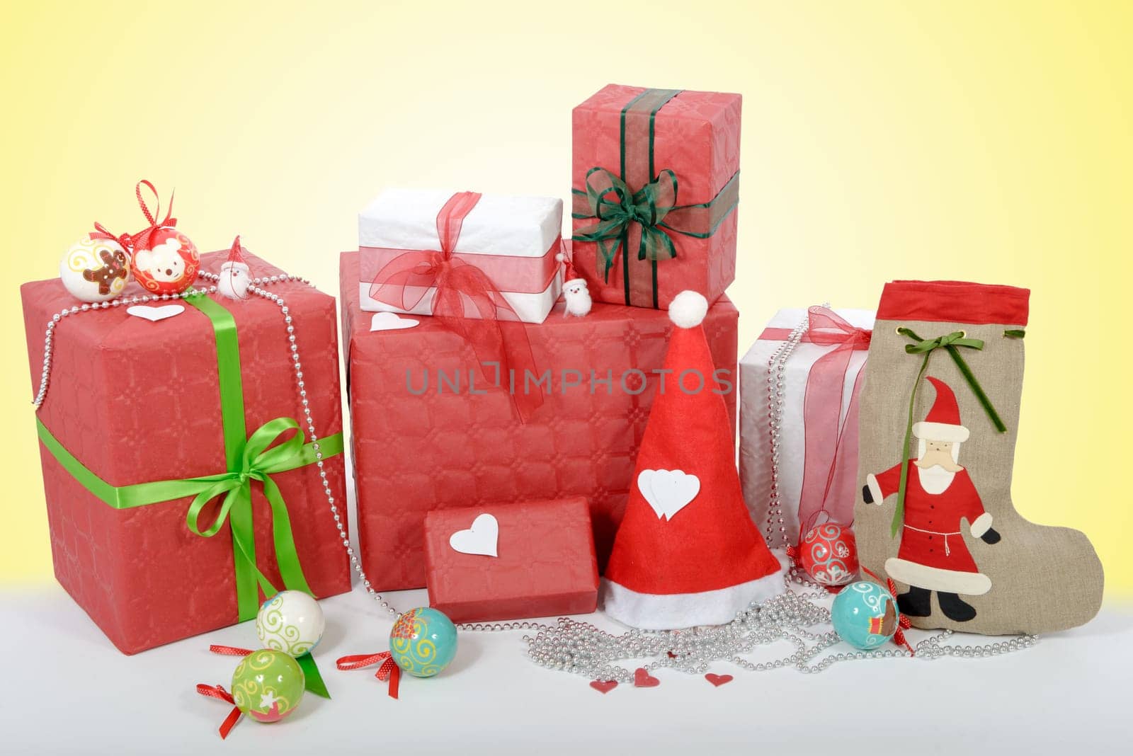 the red and white Christmas gift boxes