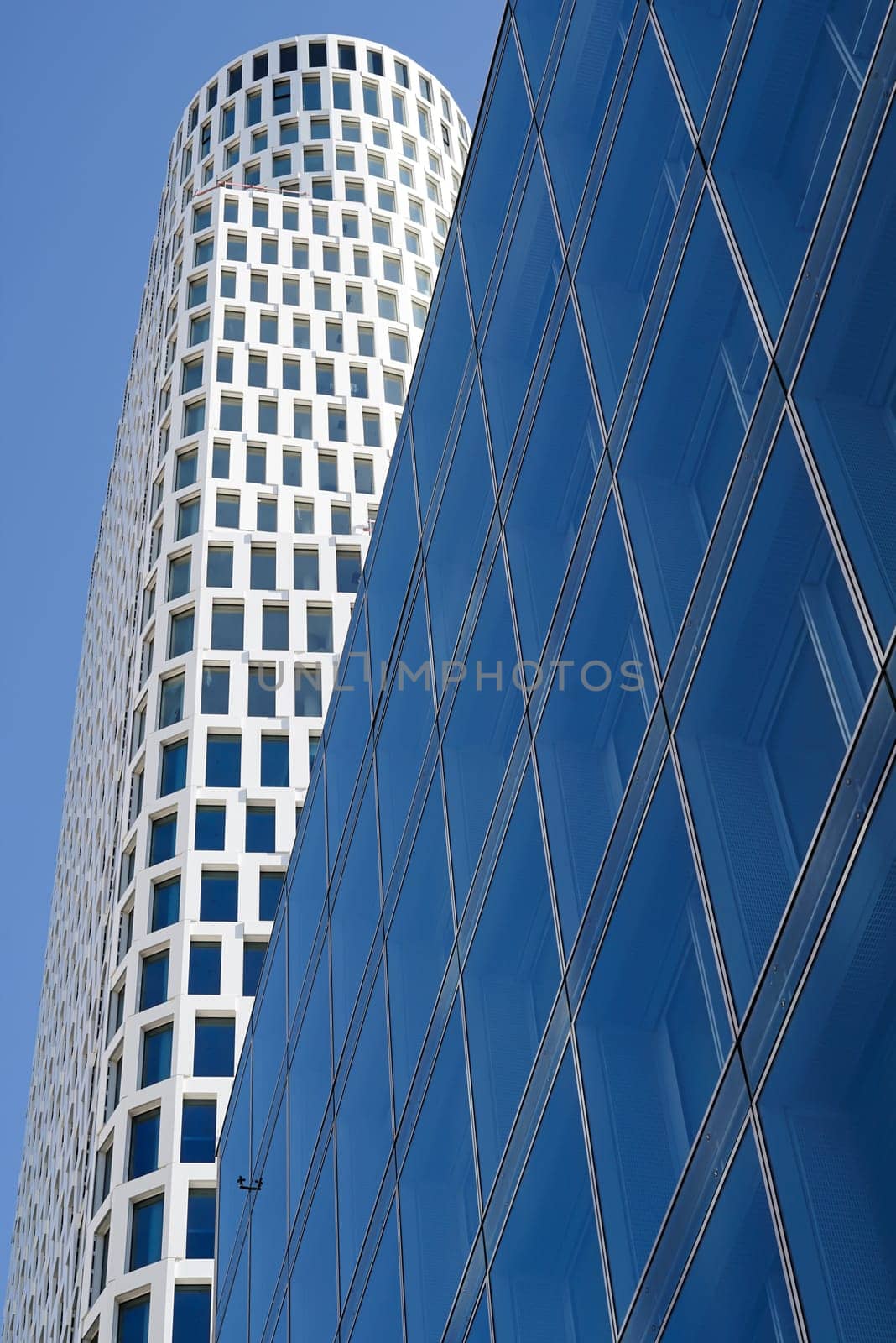 High-rise building in downtown Berlin behind a glass façade