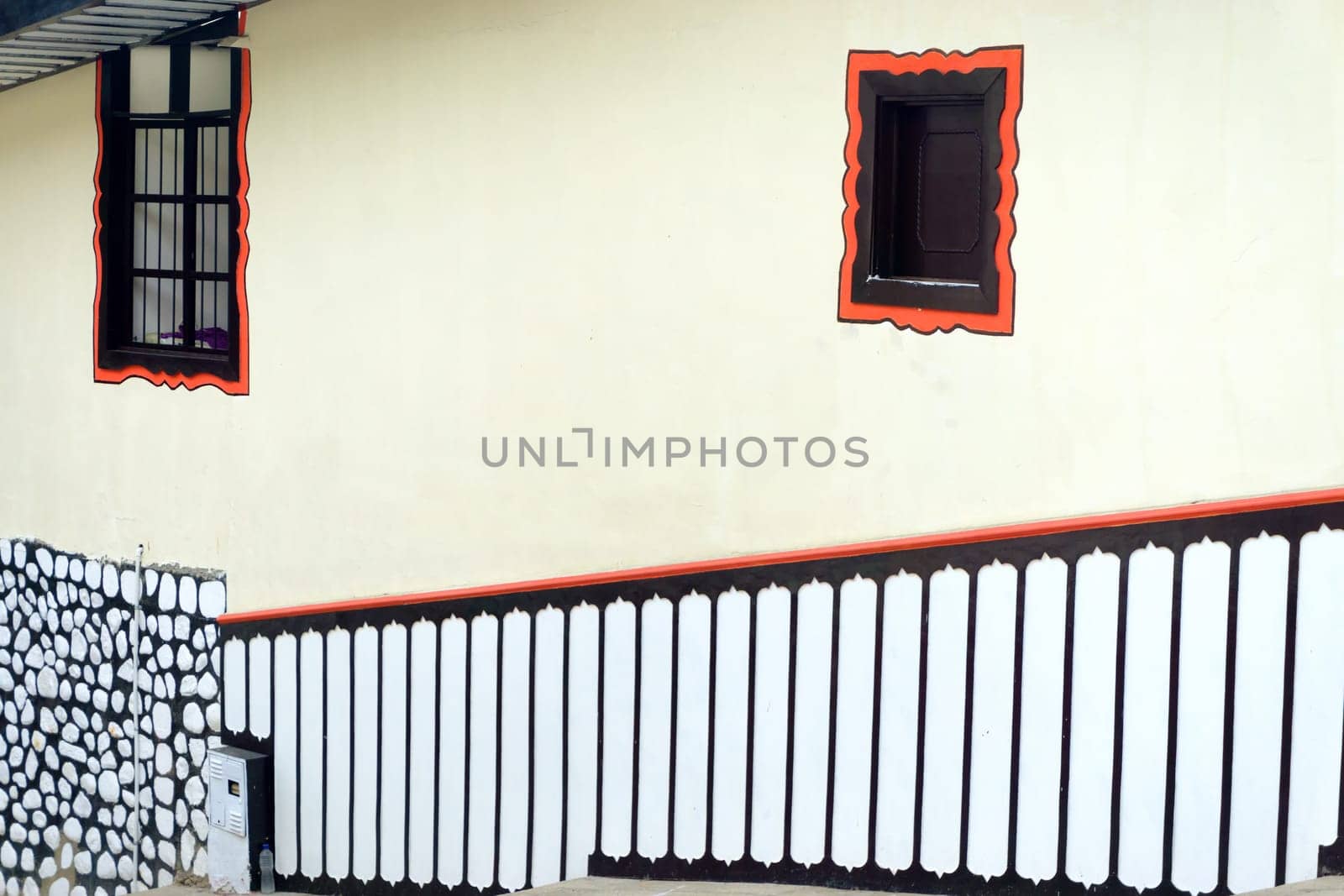 Interesting patterns on a colonial building in Salento, Colombia