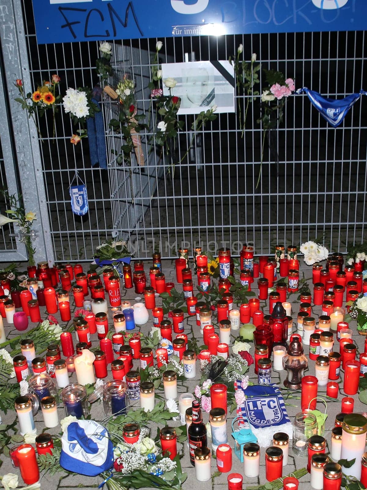 Vigil for the deceased FCM fan Hannes S. in front of the MDCC Arena on 12.10.2016