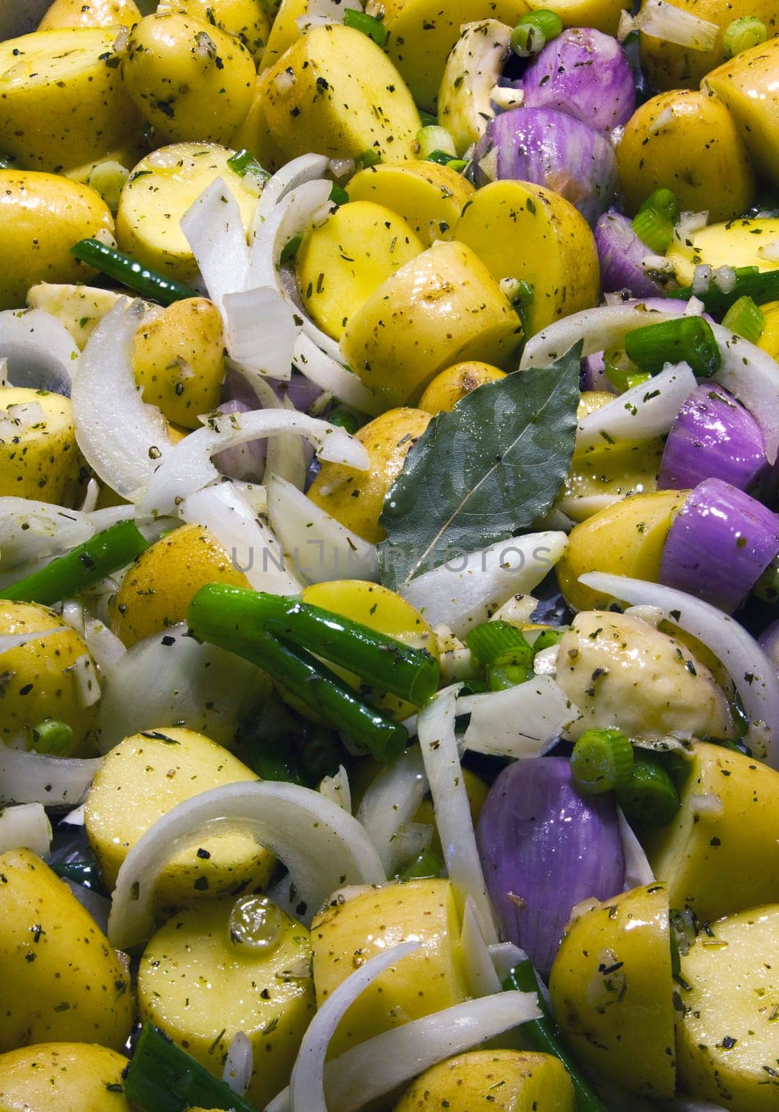 rohes grillgemüse fertig für den Backofen