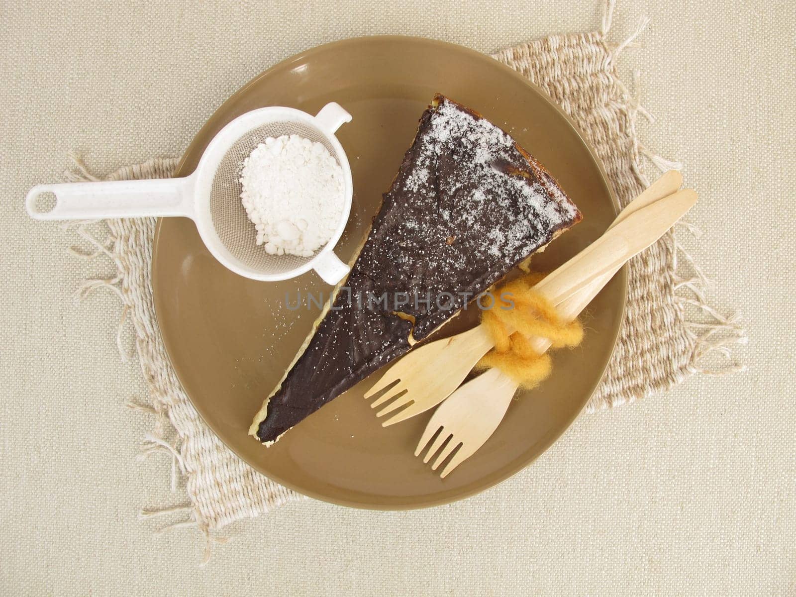 Quark cake with chocolate casting