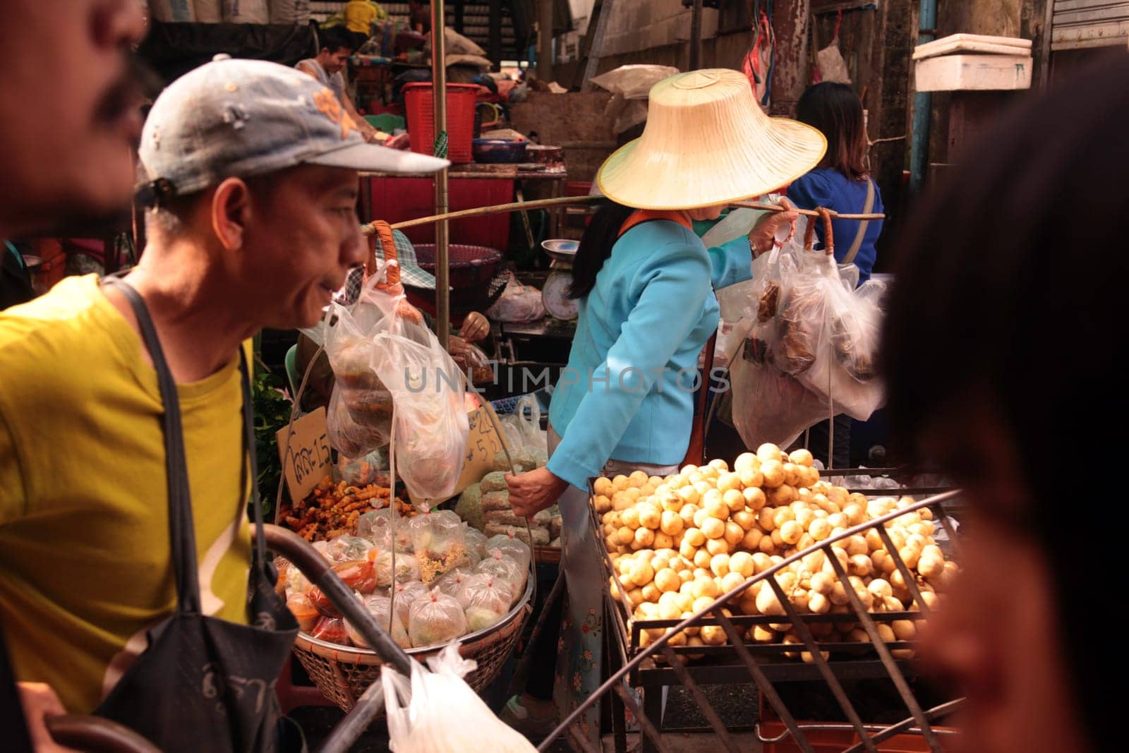 People at the Talat Warorot in the city of chiang mai in the north of Thailand in Southeastasia. ...