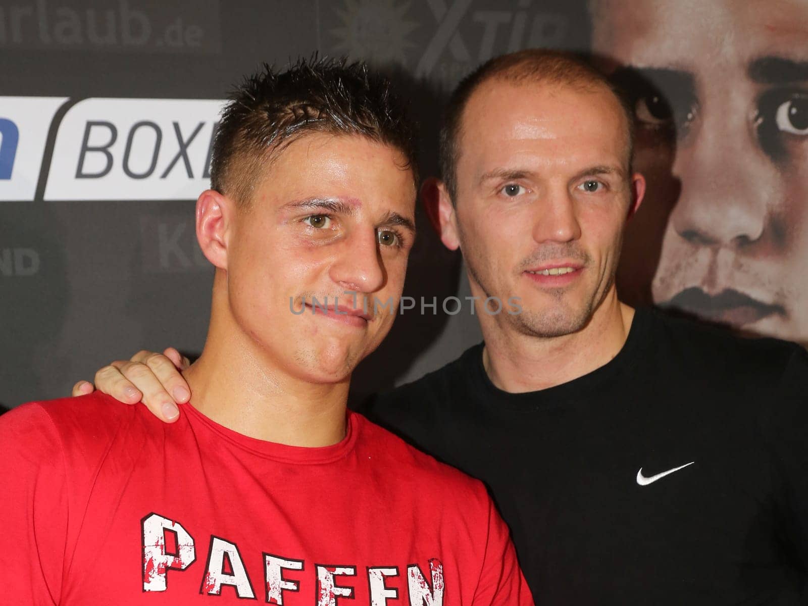 WBA Boxing World Champion in Super Middleweight Tyron Zeuge with trainer Jürgen Brähmer (both Team Sauerland) at the WBA Super Middleweight World Championship fight Tyron Zeuge against Giovanni De Carolis on 05.11.2016 in the MBS-Arena Potsdam
