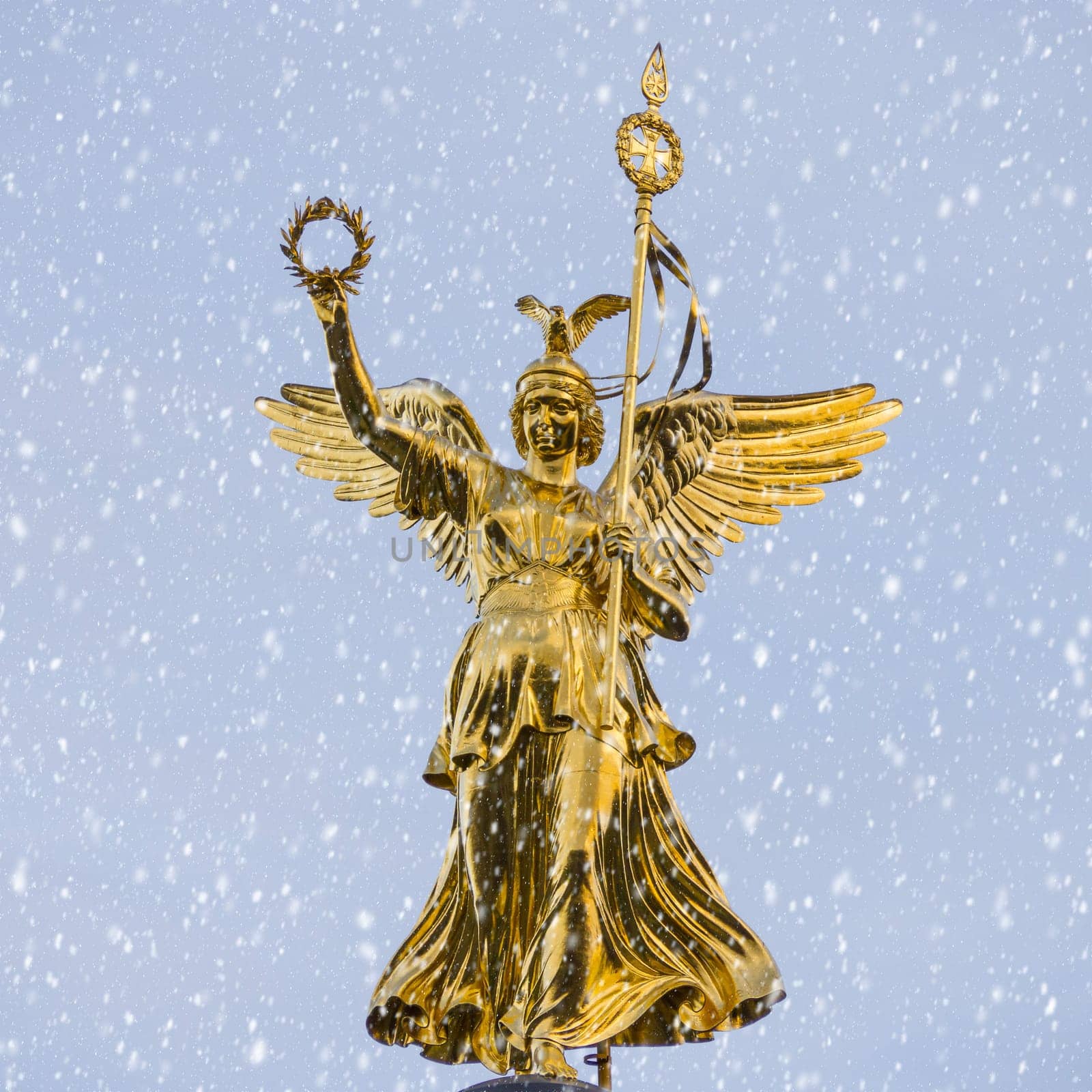 siegessäule in berlin in winter with snow