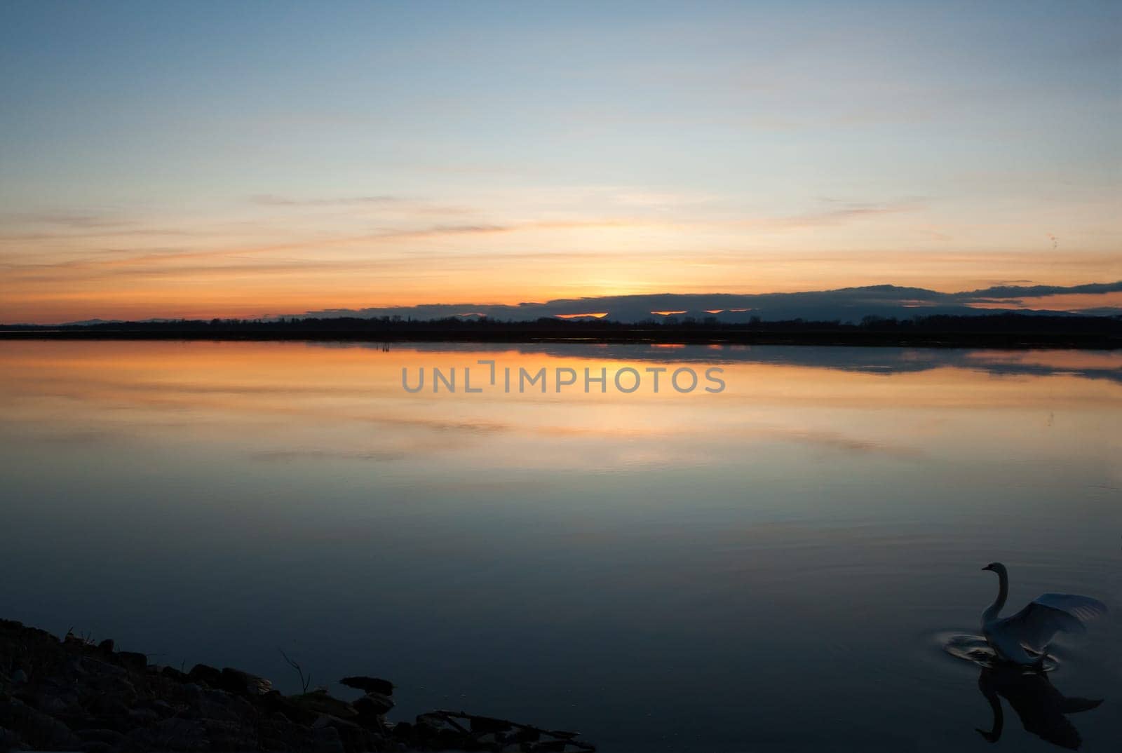 sunset or (sunset beach) or (sunset nature) or (sunset skyline)