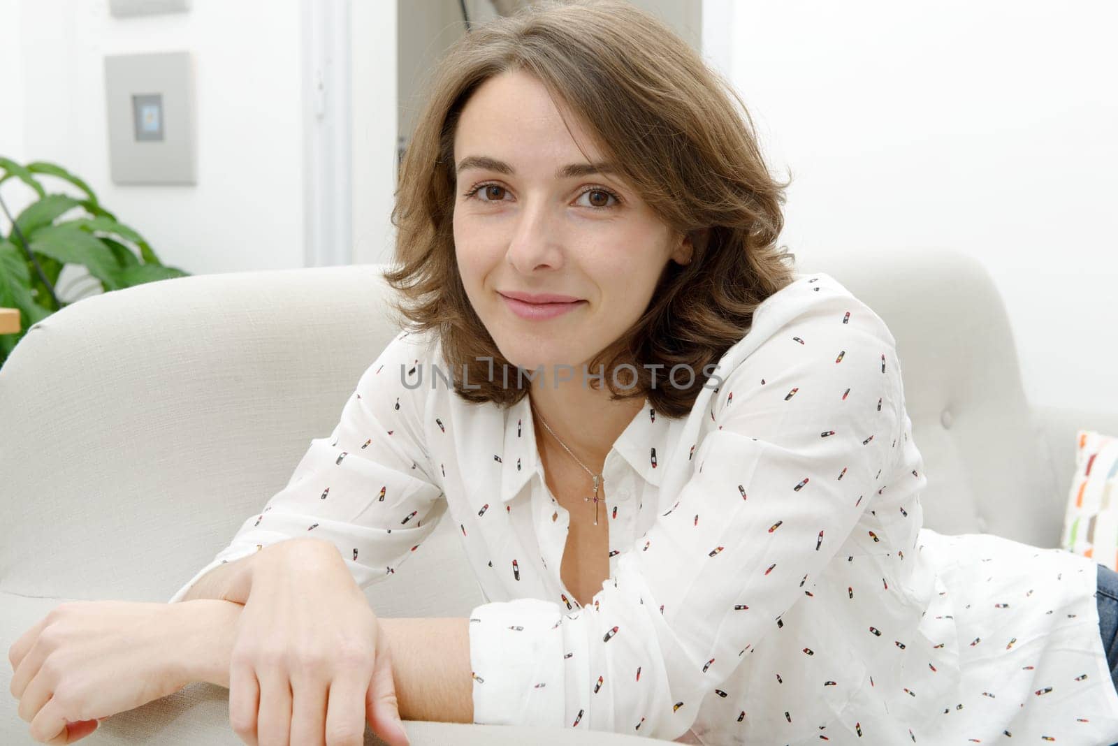 Portrait of a beautiful young woman smiling
