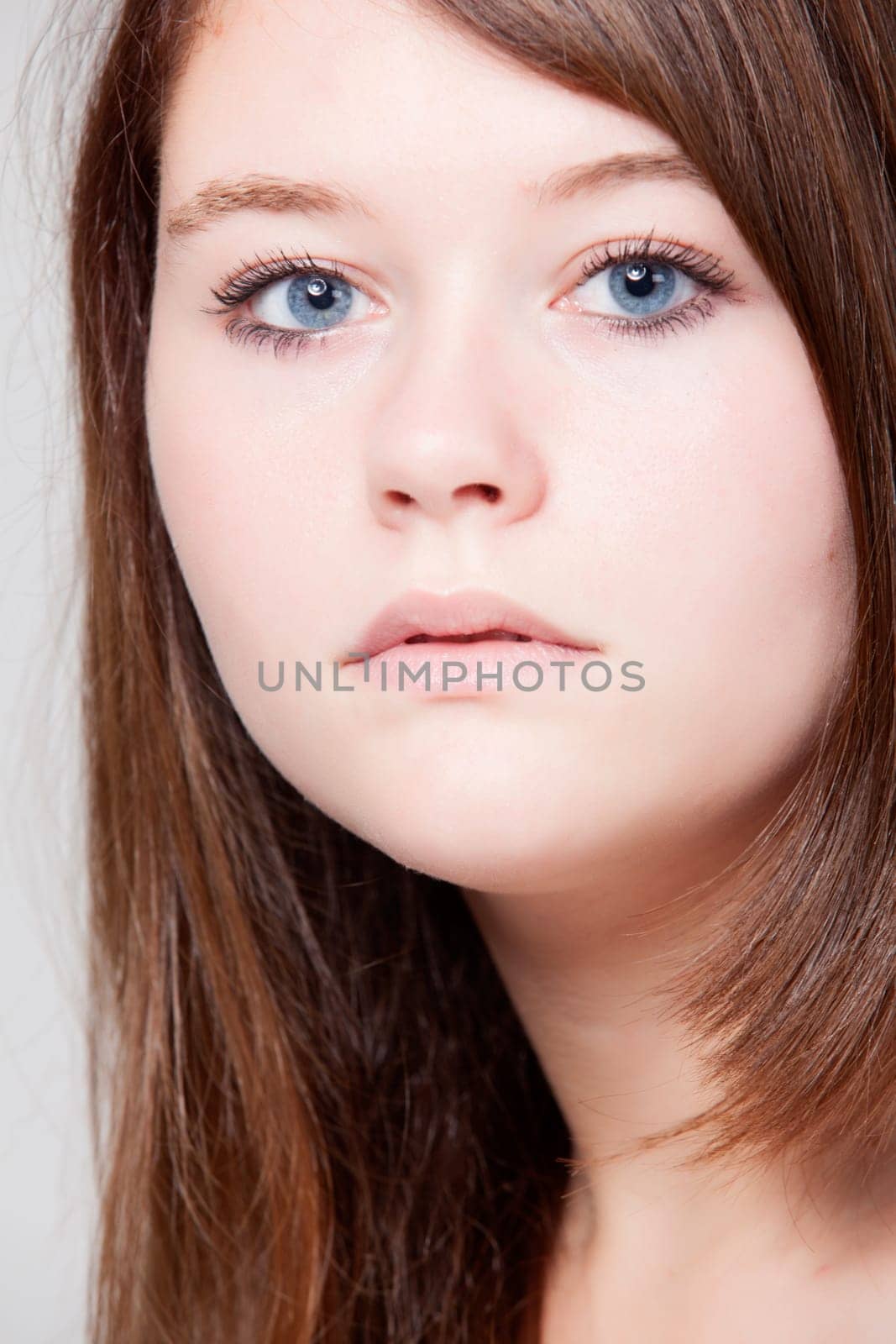 Young beauty woman whith a clear natural skin