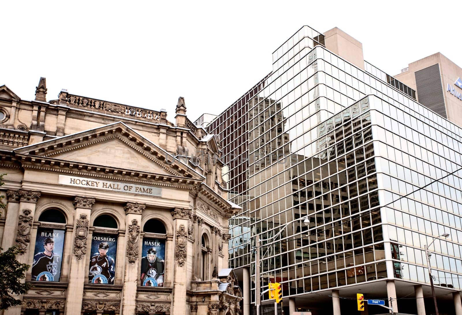 Daytime Photos of Toronto Ontario buildings downtown