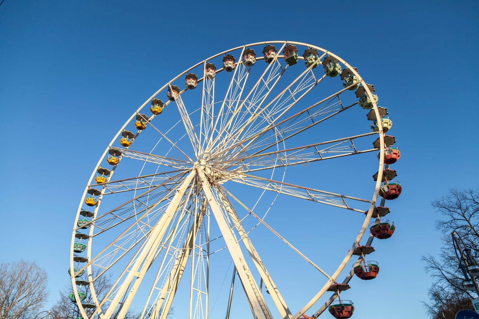 Ferris wheel at the Brandenburg Gate for the New Year's Eve party 2016 on 30.12.2016