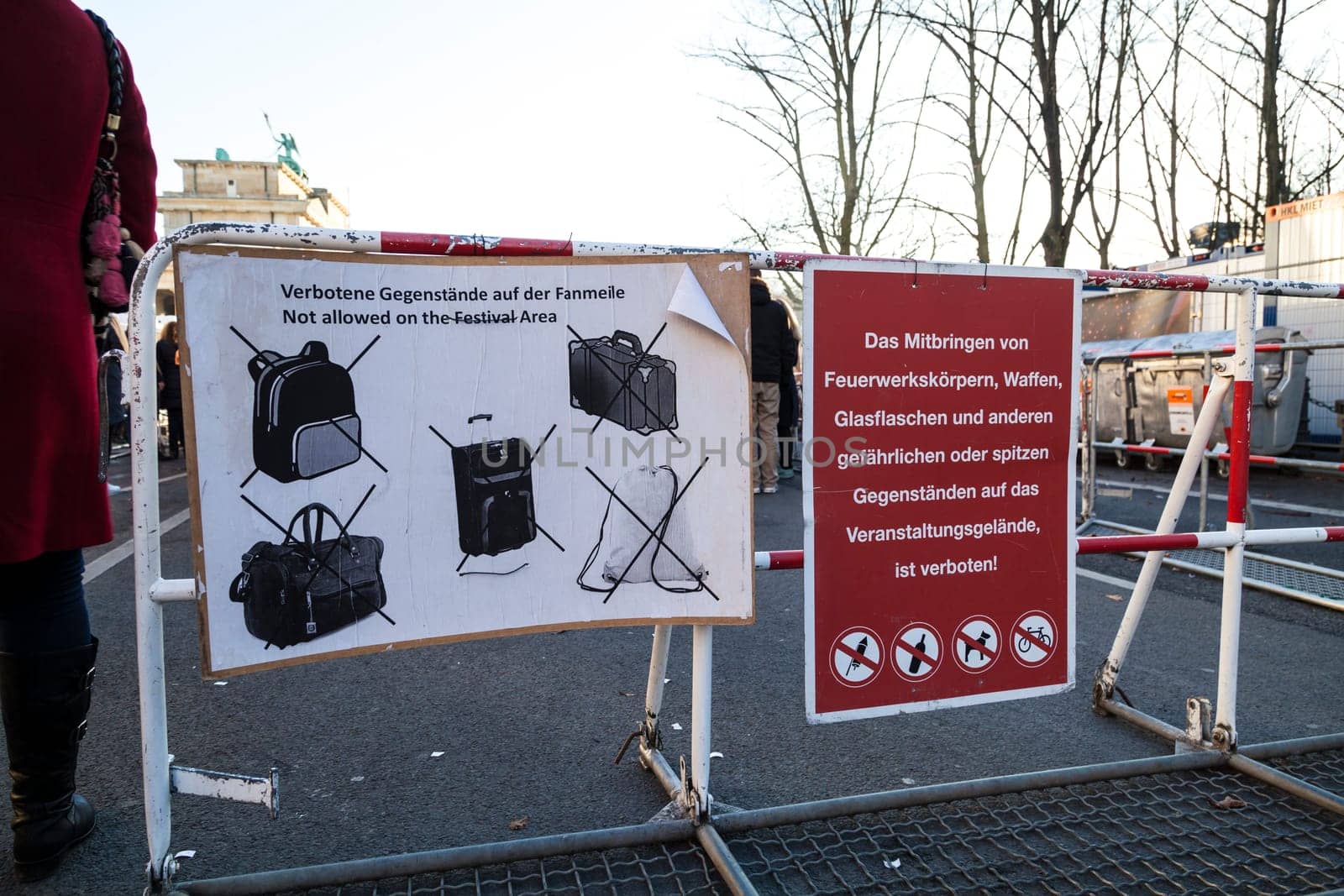 Sign of prohibited items at the entrance to the New Year's Eve party at the Brandenburg Gate on 30.12.2016 in Berlin