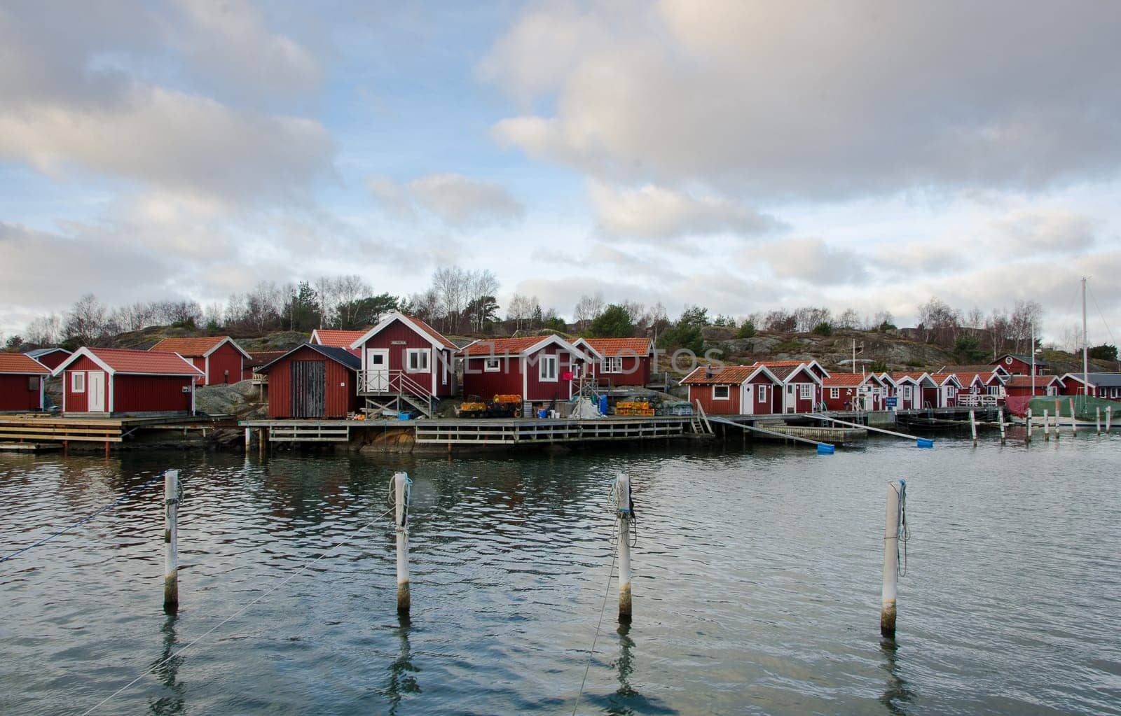 Onnereds marina one late autumn day  and no fishinboat with the boathouse