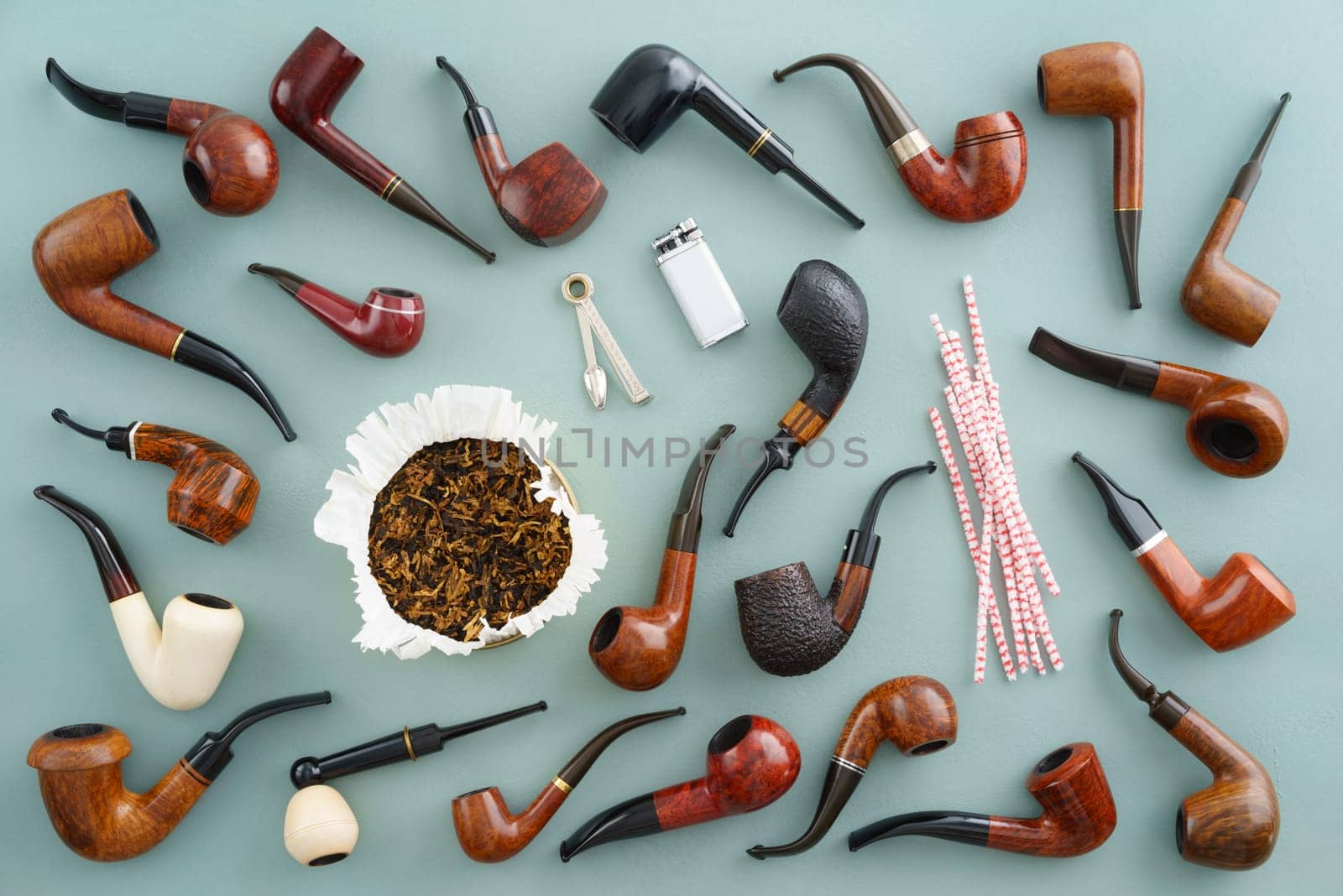 Collection of pipes and pipe smoking utensils