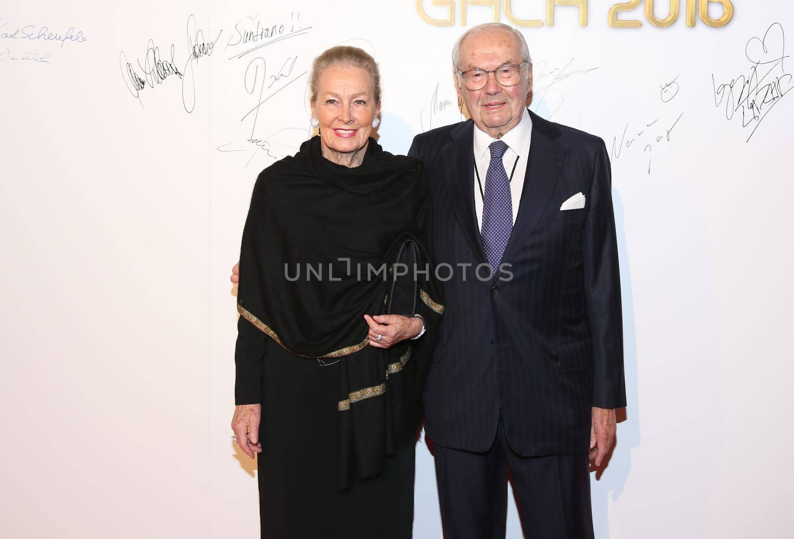 Ronald Sedlatzek with his wife Christine ( Chopard Berlin ) . Jose Carreras Gala at the Estrel Hotel Berlin on 14.12.2016