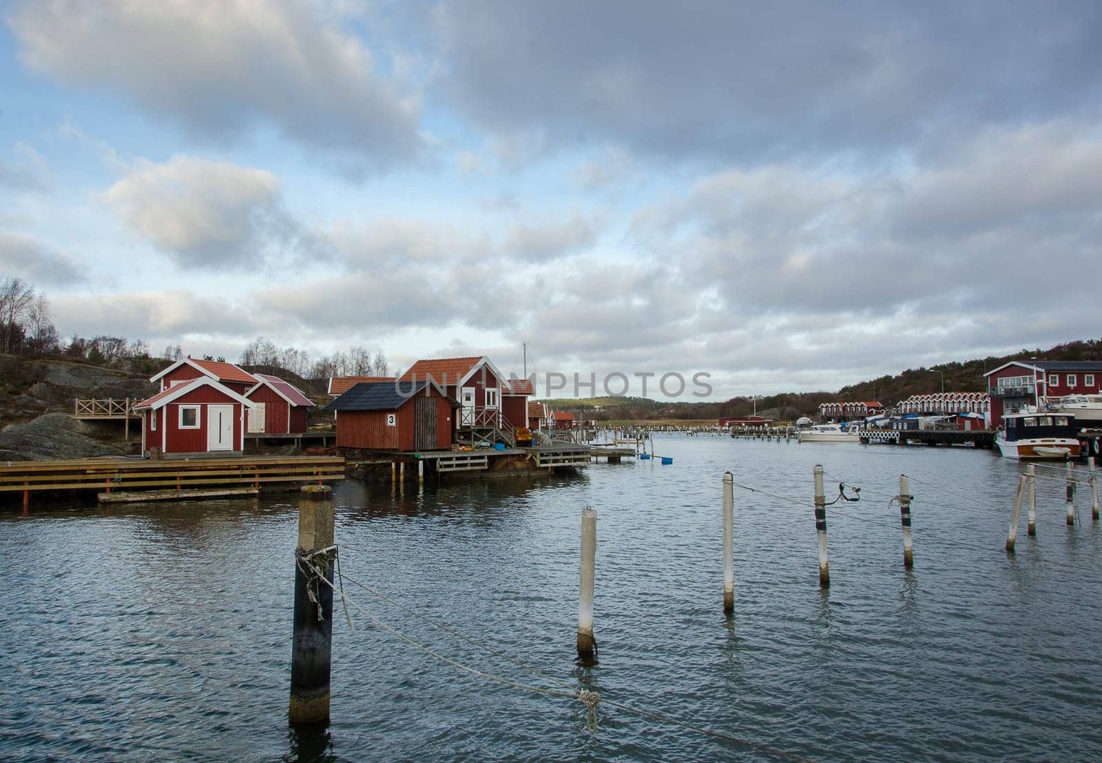 Onnereds marina one late autumn day  and no fishinboat with the boathouse