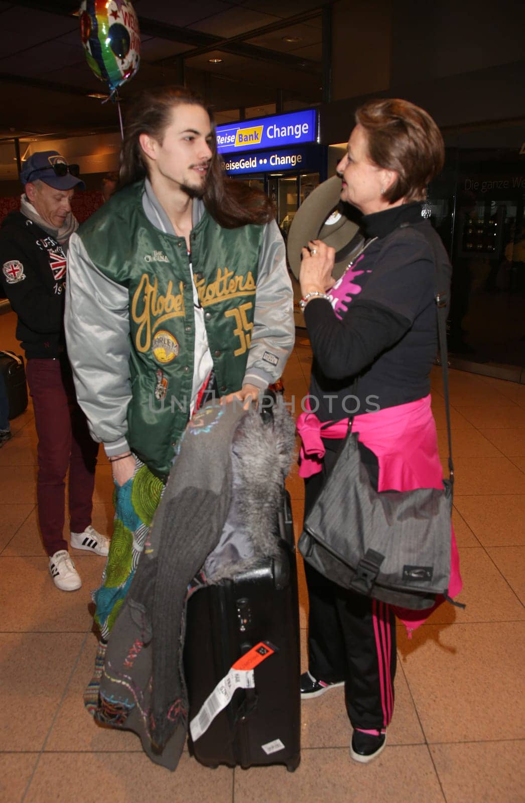 Franziska Menke with roommate David and fans at Hamburg Airport,. Arrival of the jungle camp participant in Australia at Hamburg Airport,31.01.2017