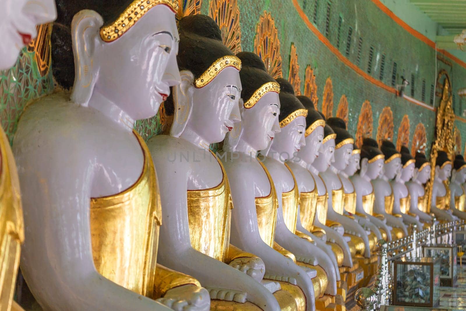 Rrow Buddhas, Umin Thounzeh caves, Sagaing, Myanmar