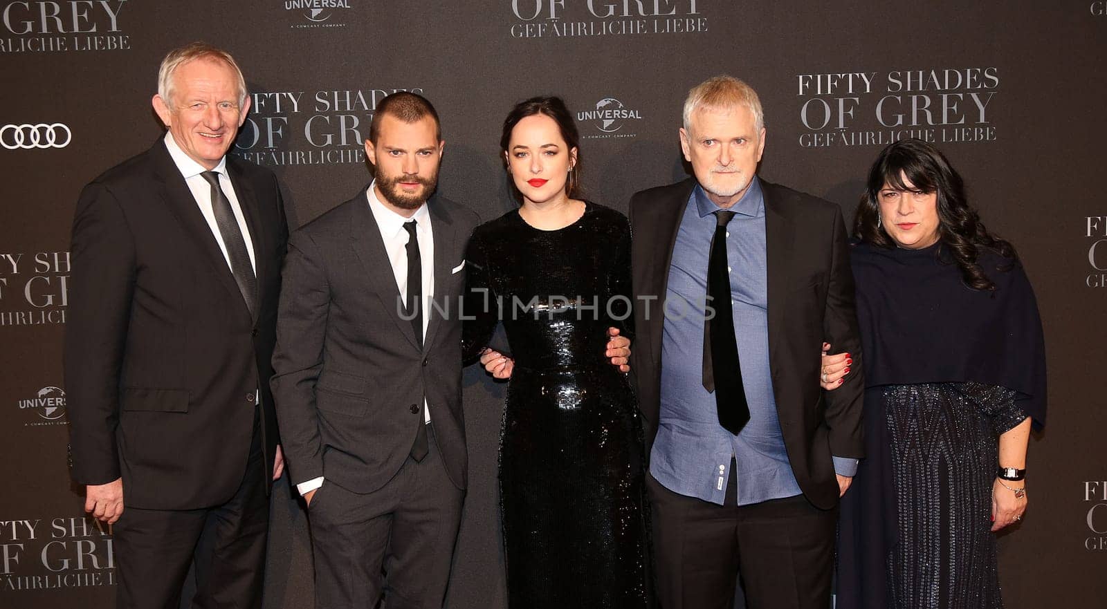 Paul Steinschulte ,Dakota Johnson , Jamie Dornan ,James Foley (Regisseur) und E L James (Romanautorin und Produzentin) ,.Europapremiere von FIFTY SHADES OF GREY -   Cinemaxx Hamburg