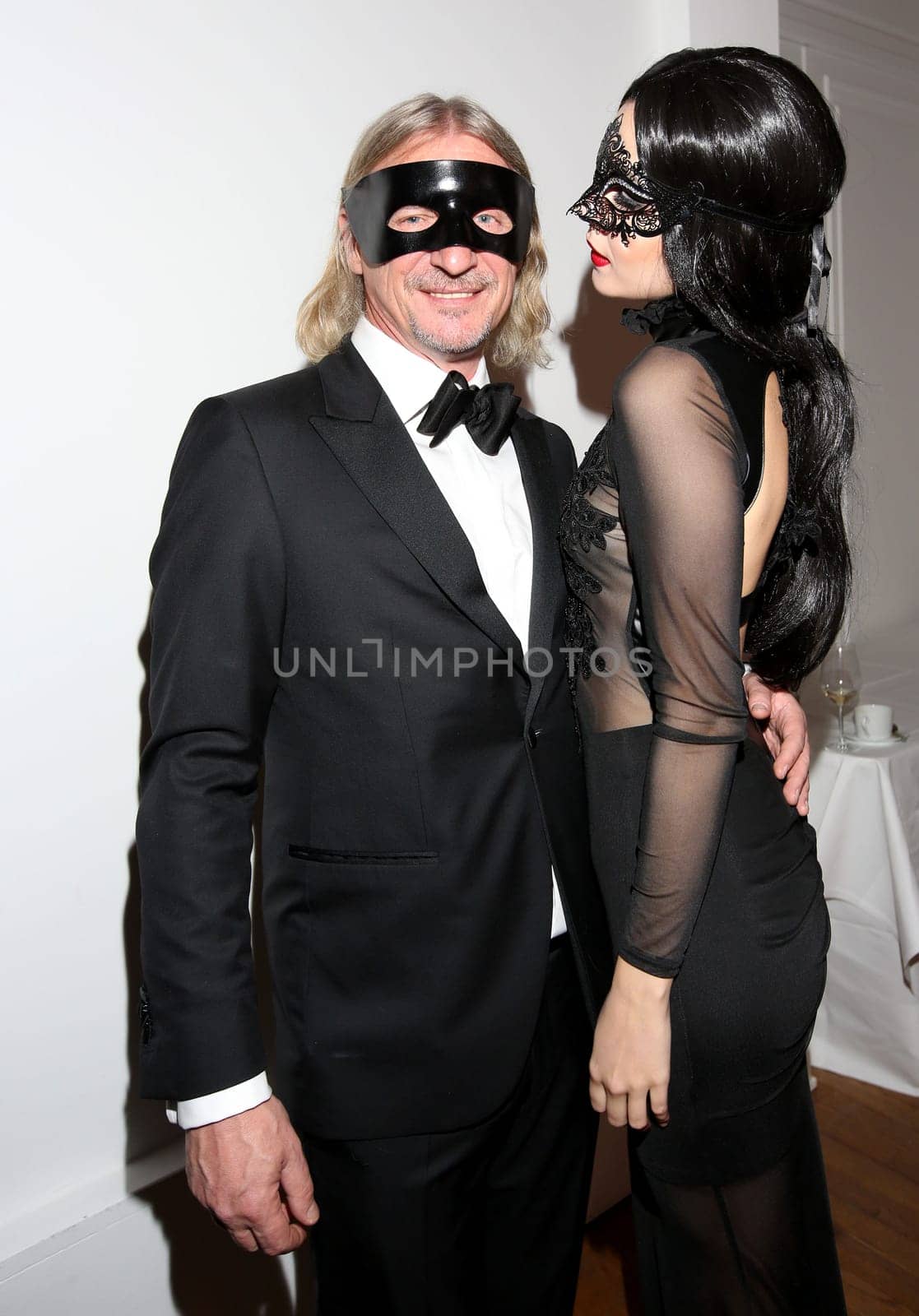 Frank Otto und Nathalie Volk im Bizarre Outfit   beim diesjaehrigen  Bal Masque im MKG Hamburg am 18.02.2017