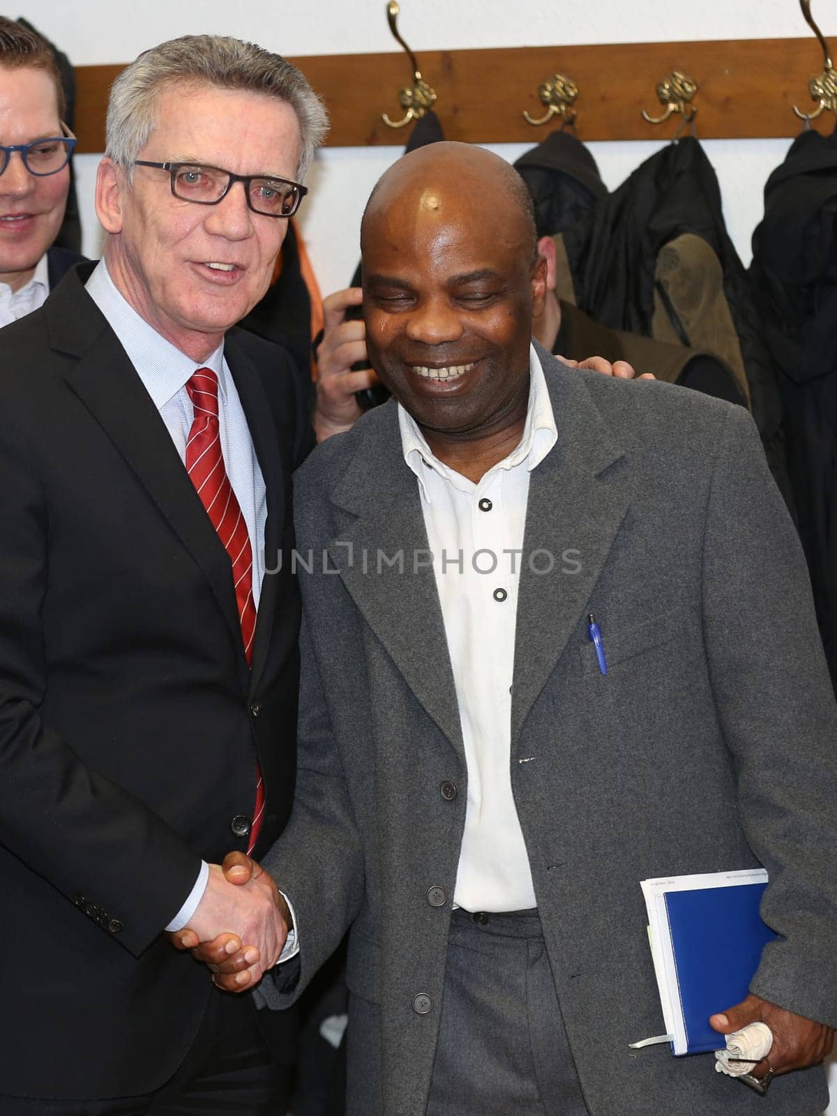 Federal Minister of the Interior Thomas de Maizière ( CDU) with Pierre Tognon Expert Advisor in the Competence Center Return of the Magdeburg City Mission 21.2.17
