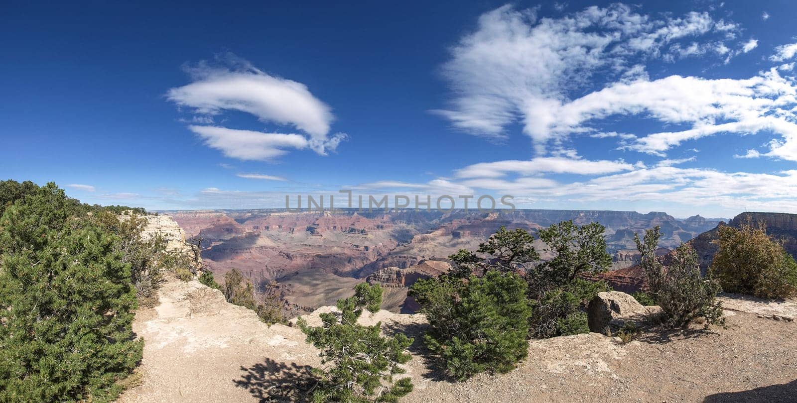 The Grand Canyon. Views of the canyon, the landscape and nature.