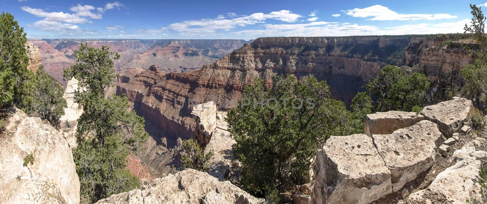 The Grand Canyon. Views of the canyon, the landscape and nature.