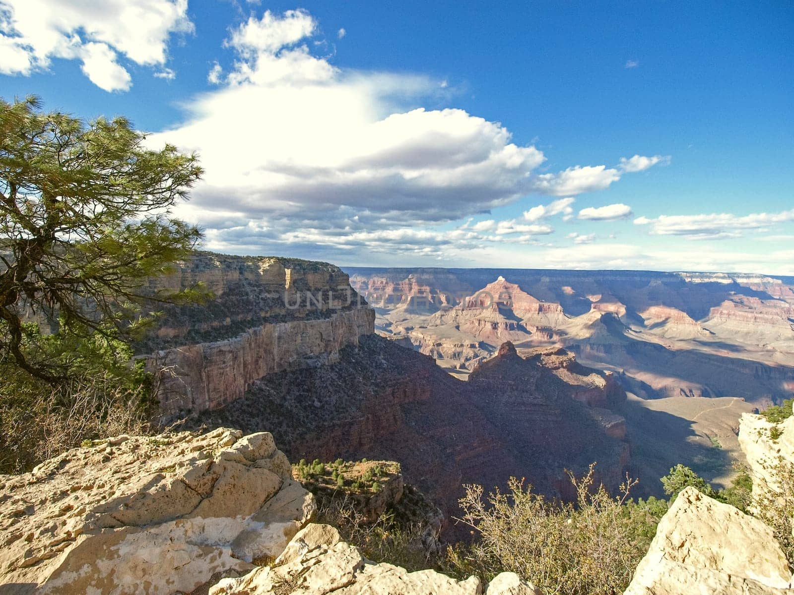 The Grand Canyon. Views of the canyon, the landscape and nature.
