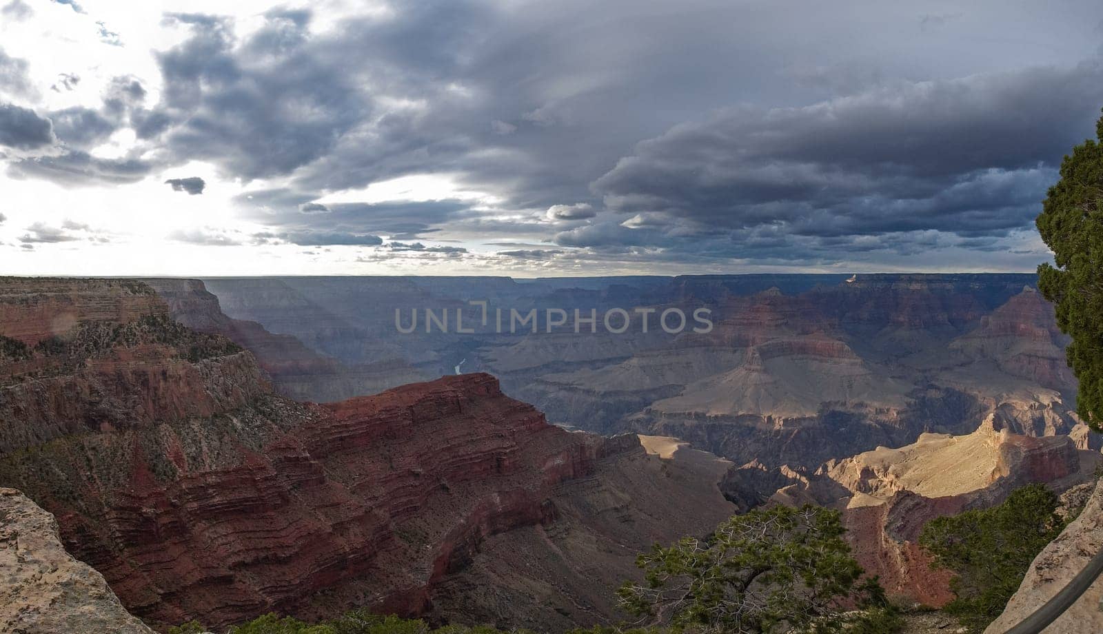 The Grand Canyon. Views of the canyon, the landscape and nature.