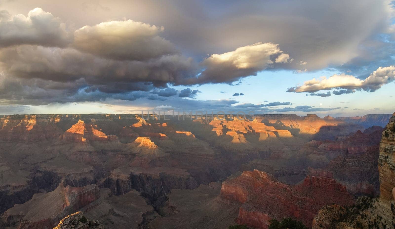 The Grand Canyon. Views of the canyon, the landscape and nature.