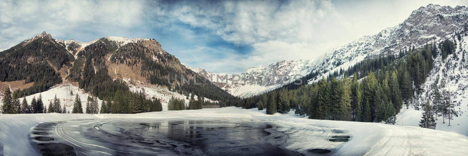 Close up on lake in Alps near Obersdrof
