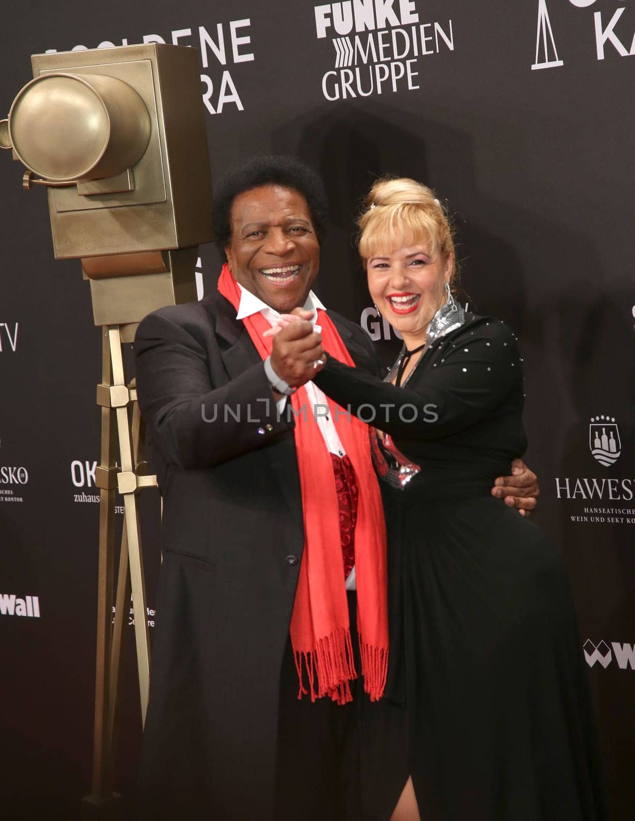Roberto Blanco with Luzandra ,. Presentation of the GOLDEN CAMERA 2017 at Messe Hamburg