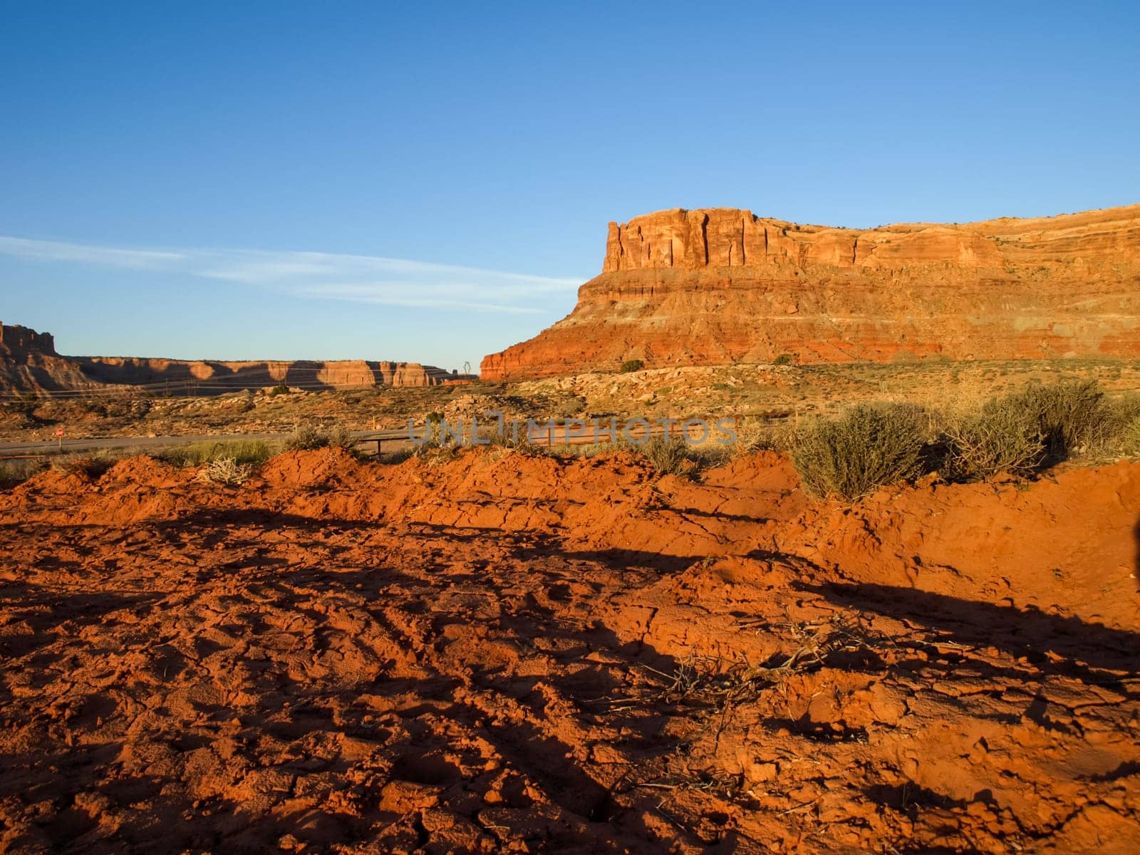 Nature National Park, Utah. The landscape and rocks. Roads and propinki Park, Utah.