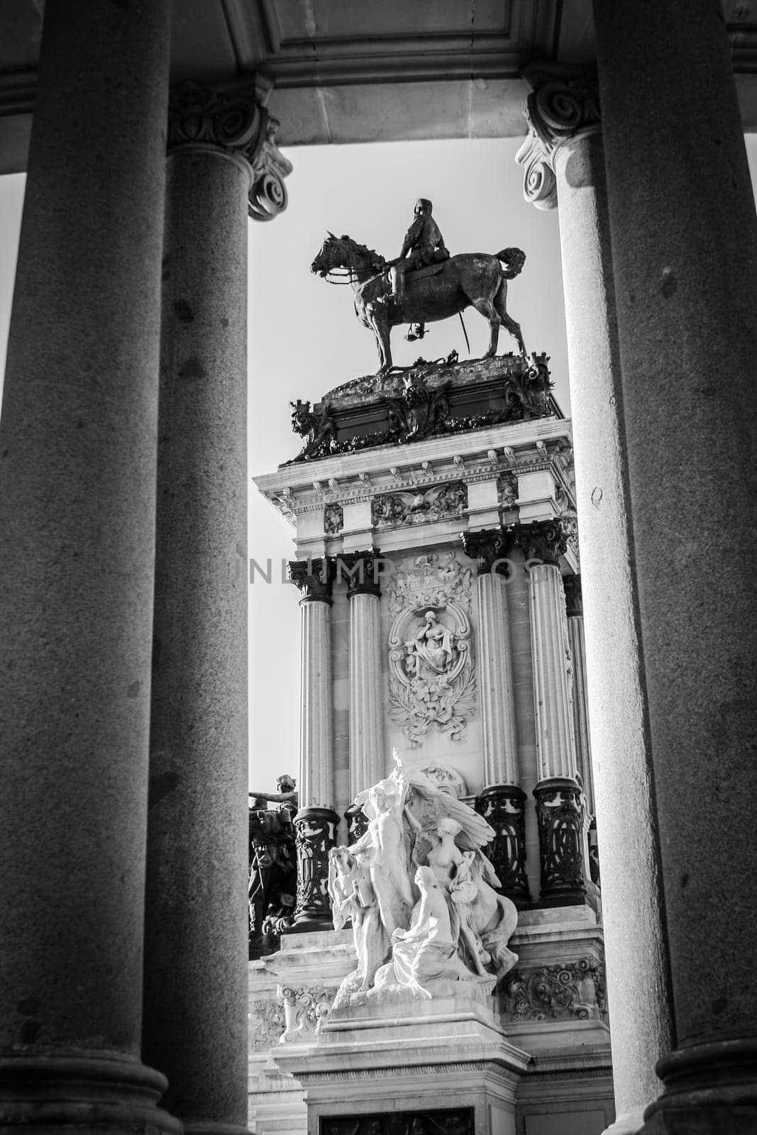 Monument Over the columns. City Park Madrid